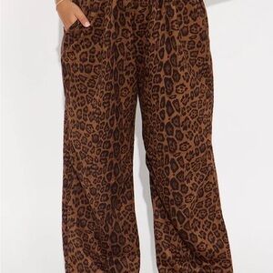 Fashion Nova Leopard Jogger Pants Wide Leg Elastic Waist Size M NWT